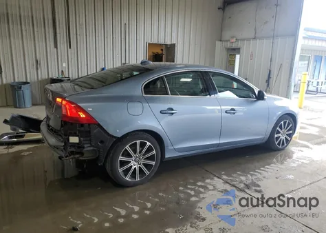 2017 Volvo S60 Platinum из США, поврежденный, VIN LYV402TMXHB153544